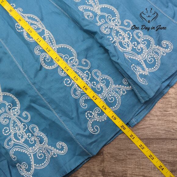 Ann Taylor Petite Embroidered Mini Skirt Size 2P - Picture 4 of 5